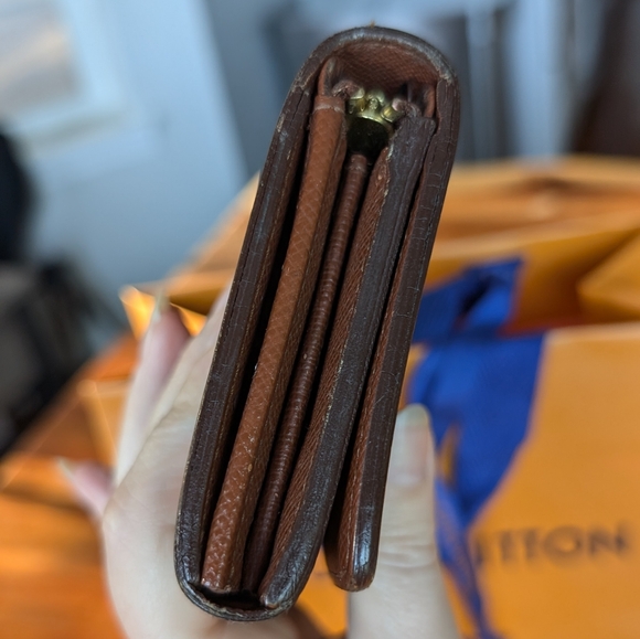 LOUIS VUITTON Porte Tresor Wallet - Picture 4 of 12